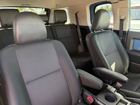 Used 2012 Toyota FJ Cruiser 4WD image 20