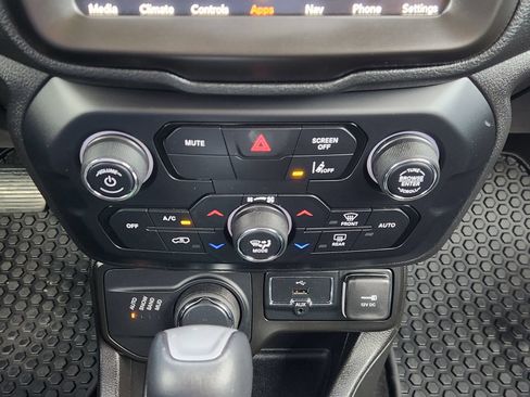 Used 2023 Jeep Renegade Limited AWD/4WD image 22