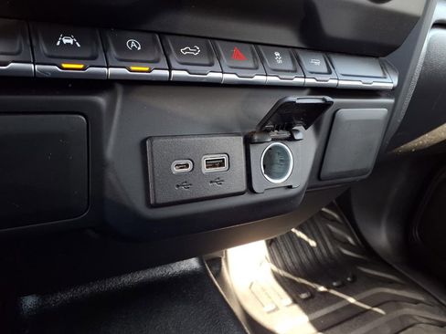 Used 2022 Chevrolet Silverado 1500 W/T RWD image 14