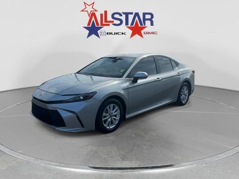 Used 2025 Toyota Camry LE w/ Convenience Package FWD image 3