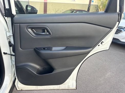 Used 2024 Nissan Rogue S AWD/4WD image 15
