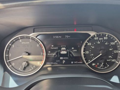 Used 2025 Nissan Rogue SV AWD/4WD image 17