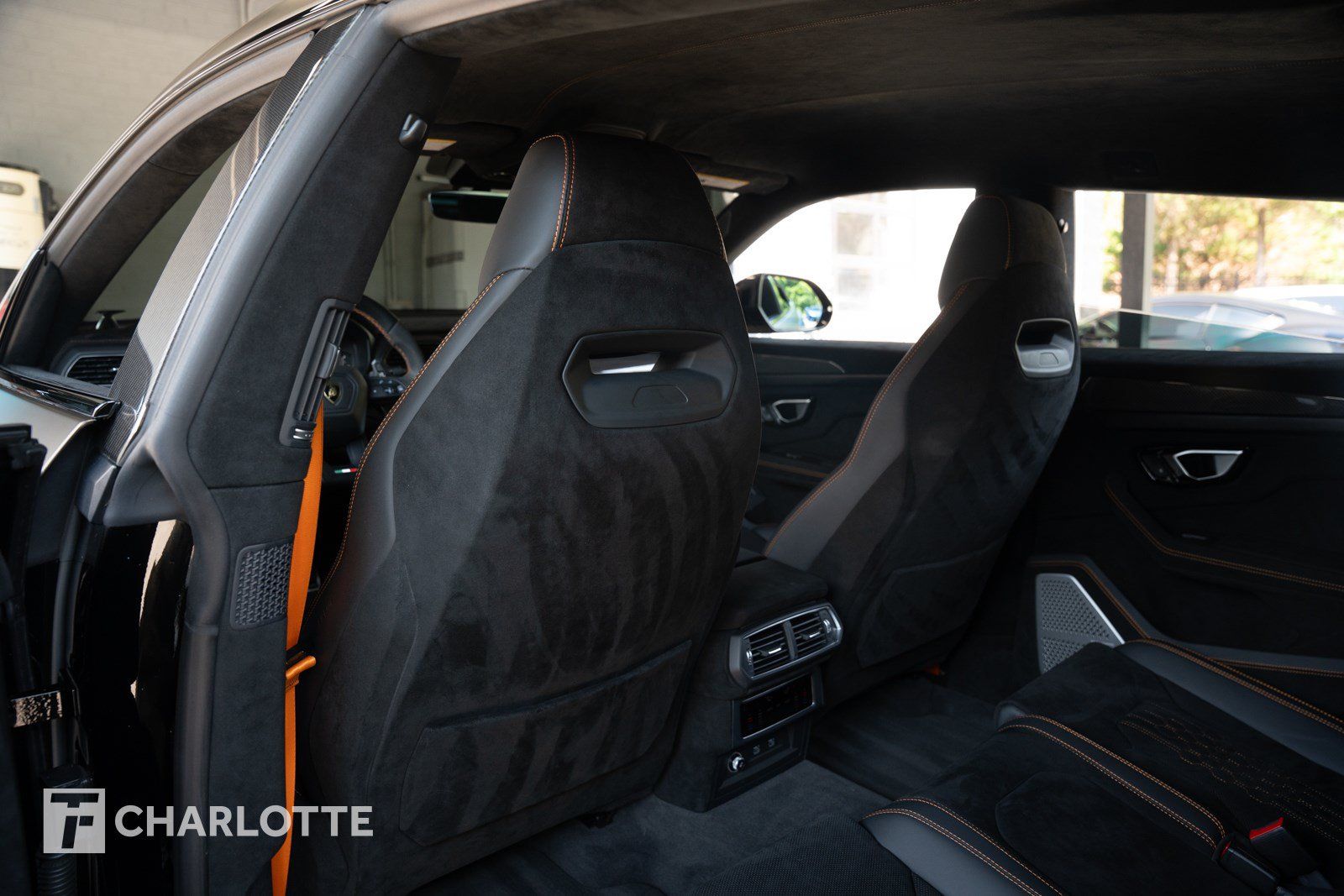 Used 2023 Lamborghini Urus Performante AWD/4WD image 36