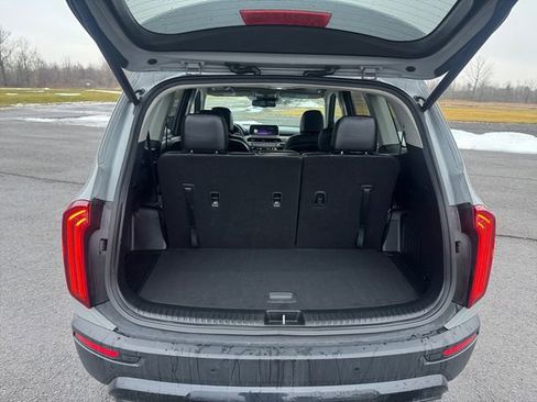 Used 2022 Kia Telluride EX w/ EX Premium Package image 19