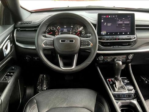 Used 2023 Jeep Compass Limited image 19