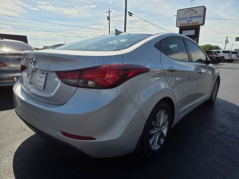 Used 2016 Hyundai Elantra SE w/ Option Group 02 FWD image 5