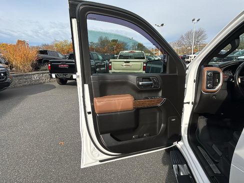 Certified 2022 Chevrolet Silverado 1500 High Country image 12