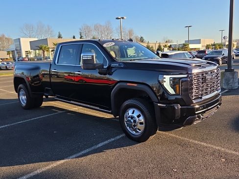 Used 2024 GMC Sierra 3500 Denali Ultimate image 8