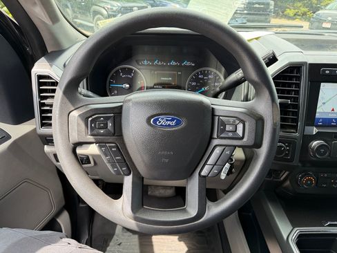 Used 2022 Ford F250 XLT w/ Black Appearance Package AWD/4WD image 9