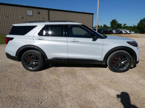 New 2026 Ford Explorer ST AWD/4WD image 4