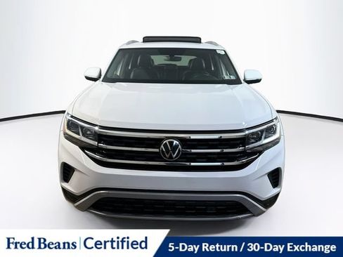 Used 2022 Volkswagen Atlas Cross Sport SE AWD/4WD image 2