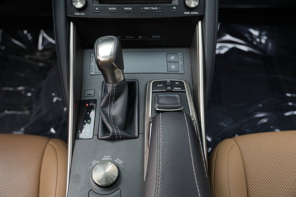 Used 2018 Lexus IS 300 AWD w/ Comfort Package image 39