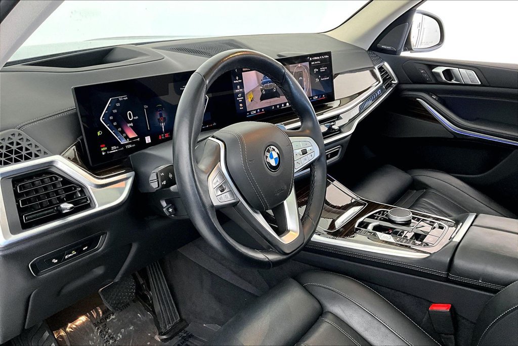 Used 2026 BMW X7 xDrive40i AWD/4WD image 16