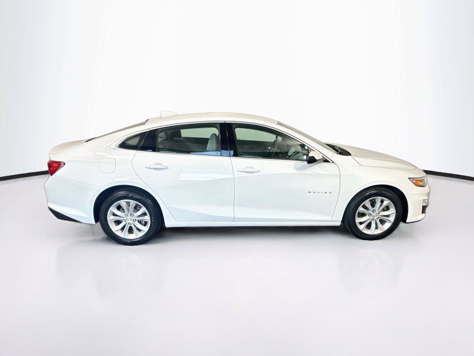 Used 2025 Chevrolet Malibu LT FWD image 6