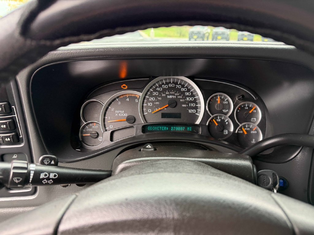 Used 2005 GMC Sierra 2500 SLT w/ Heavy-Duty Power Package AWD/4WD image 17