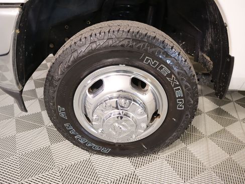 Used 2024 RAM 3500 Tradesman w/ Chrome Appearance Group image 16