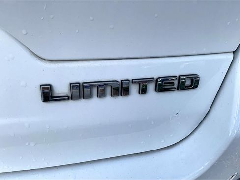 Used 2022 Jeep Grand Cherokee Limited RWD image 10