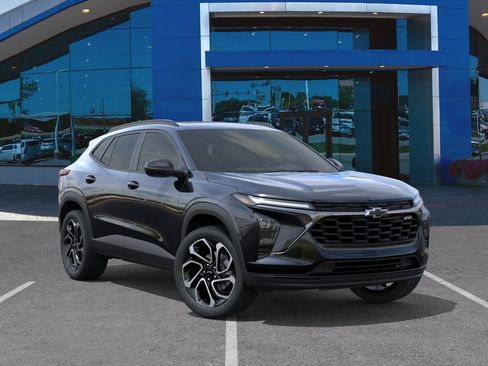 New 2026 Chevrolet Trax RS w/ Sunroof Package FWD image 31