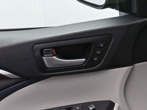 Used 2016 Toyota Highlander Limited Platinum image 11