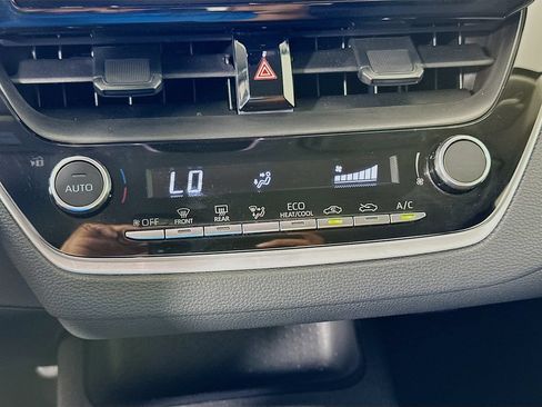 Certified 2025 Toyota Corolla LE FWD image 15