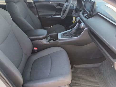 Used 2022 Toyota RAV4 LE AWD/4WD image 25