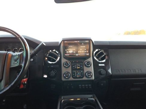 Used 2013 Ford F250 Platinum w/ FX4 Off Road Pkg image 11