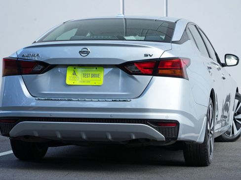 Used 2021 Nissan Altima 2.5 SV FWD image 4