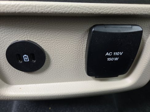 Used 2024 Ford Edge Titanium w/ Titanium Elite Package image 16