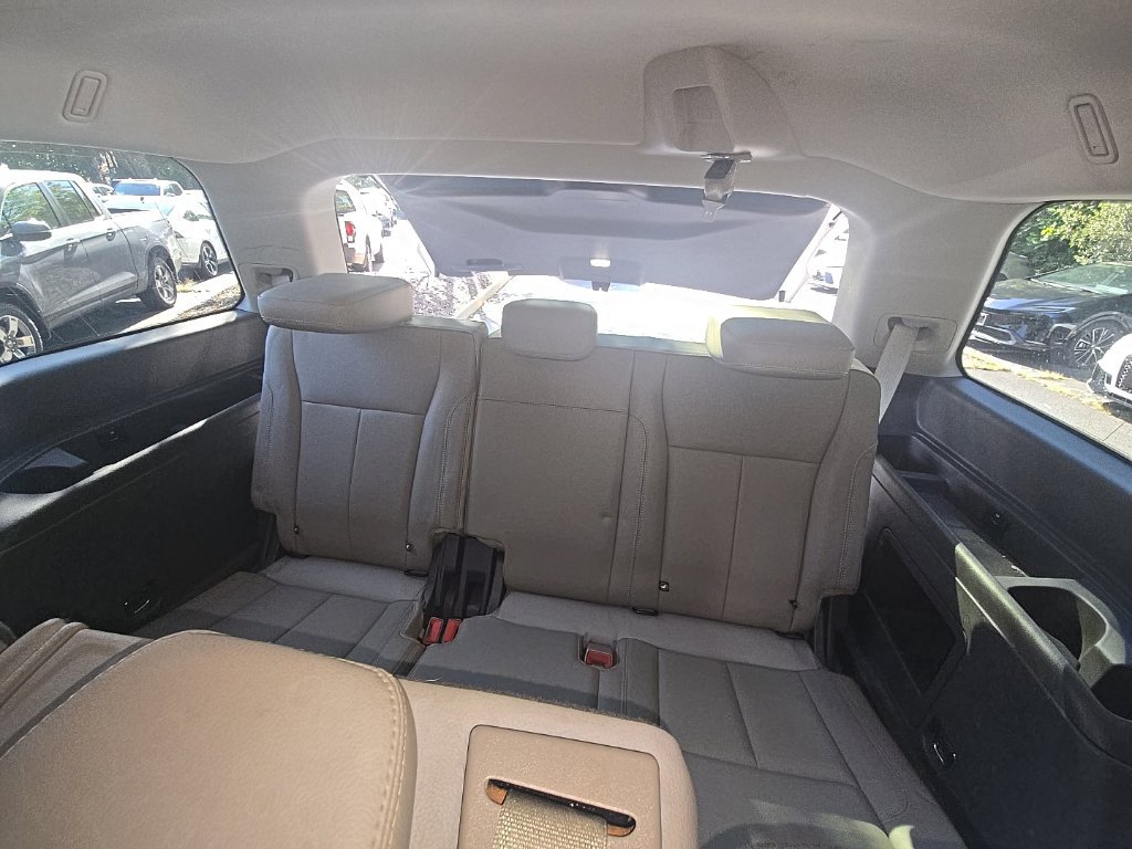 Used 2019 Ford Expedition XLT w/ Equipment Group 202A AWD/4WD image 13