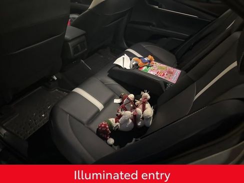 Used 2025 Toyota Camry SE image 12