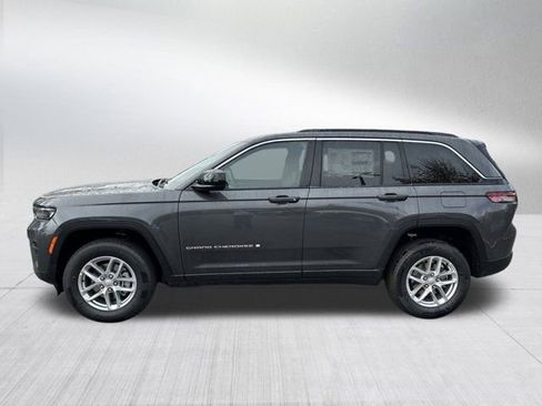 New 2025 Jeep Grand Cherokee Laredo image 8