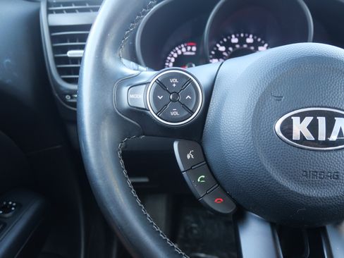 Used 2019 Kia Soul + image 11