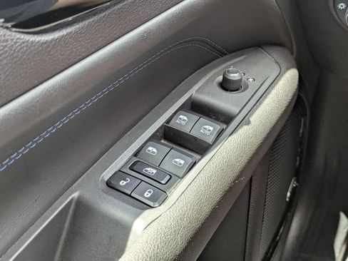 Used 2025 Jeep Compass Limited w/ Driver Assist Group I AWD/4WD image 33