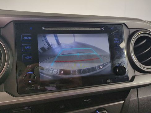 Used 2018 Toyota Tacoma SR5 image 23