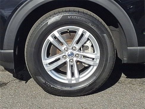 Used 2022 Ford Explorer XLT w/ Equipment Group 202A image 8