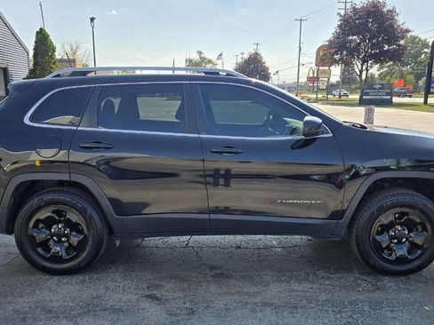 Used 2017 Jeep Cherokee Latitude w/ Cold Weather Group image 7