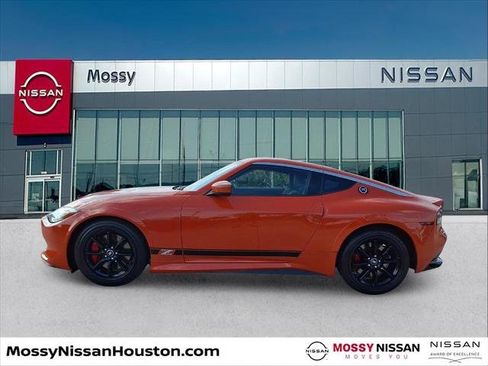 Certified 2024 Nissan Z Performance w/ Heritage Edition image 4