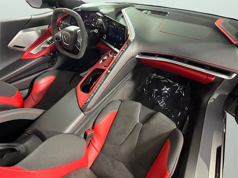 Used 2024 Chevrolet Corvette Stingray Premium Conv w/ Z51 Performance Package RWD image 35