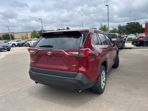 Used 2023 Toyota RAV4 LE FWD image 3