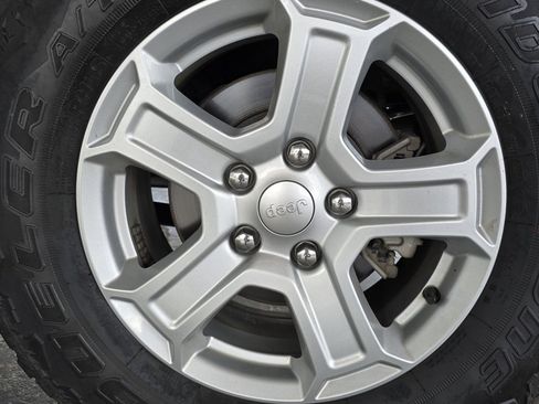 Used 2023 Jeep Wrangler Sport S image 35