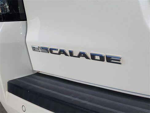 Used 2016 Cadillac Escalade Luxury image 5