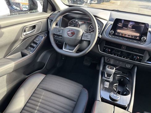 New 2026 Nissan Rogue SV AWD/4WD image 18