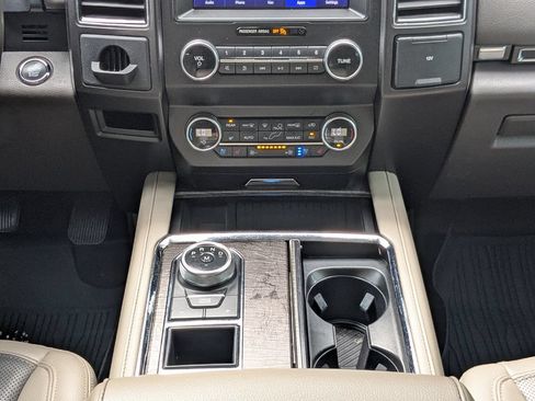 Used 2021 Ford Expedition Limited RWD image 18