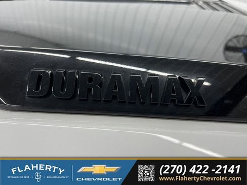 Used 2024 Chevrolet Silverado 1500 LT Trail Boss w/ LT Trail Boss Premium Package AWD/4WD image 18