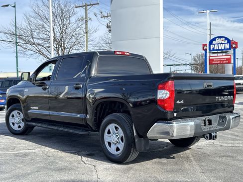 Used 2018 Toyota Tundra SR5 w/ SR5 Upgrade Package image 17
