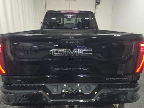 Used 2024 GMC Sierra 2500 Denali Ultimate image 6