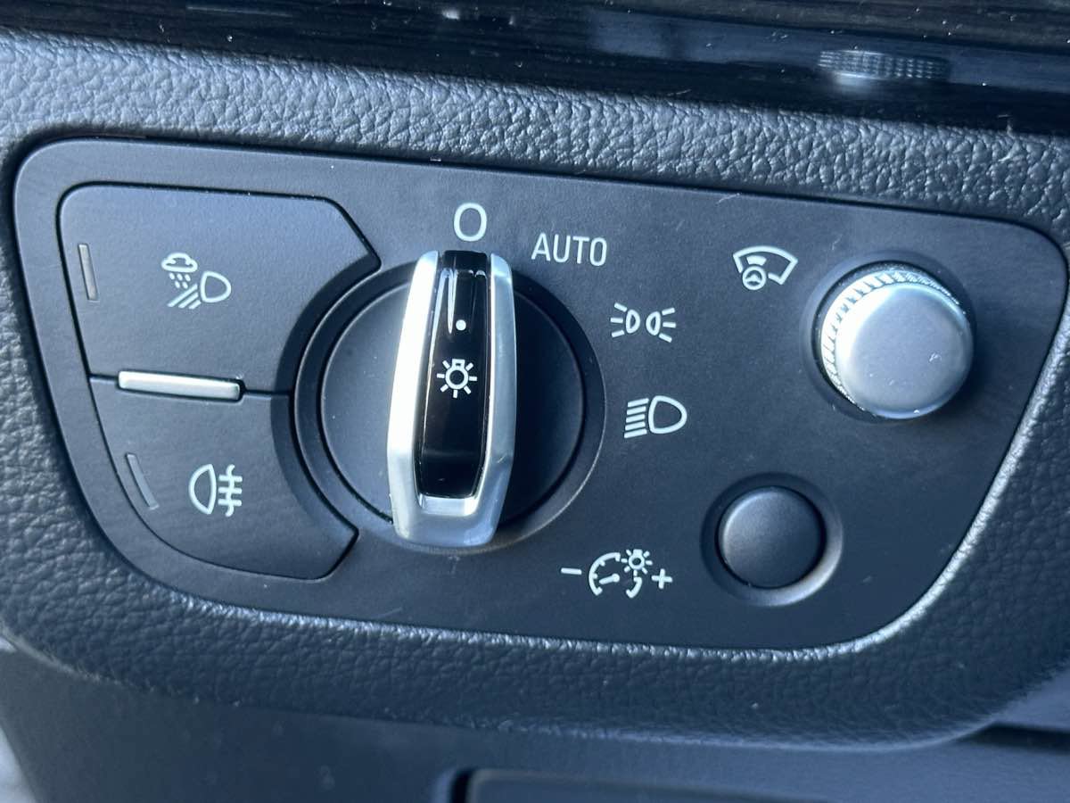 Used 2018 Audi Q5 Prestige AWD/4WD image 13