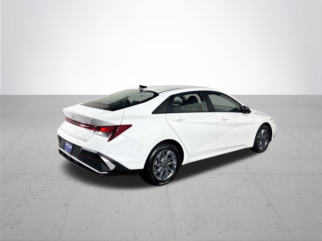 Used 2024 Hyundai Elantra SEL FWD image 6