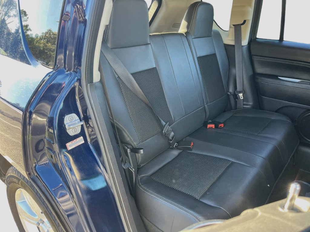 Used 2014 Jeep Compass Latitude FWD image 24