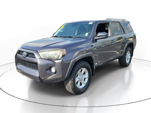 Used 2014 Toyota 4Runner SR5 AWD/4WD image 3